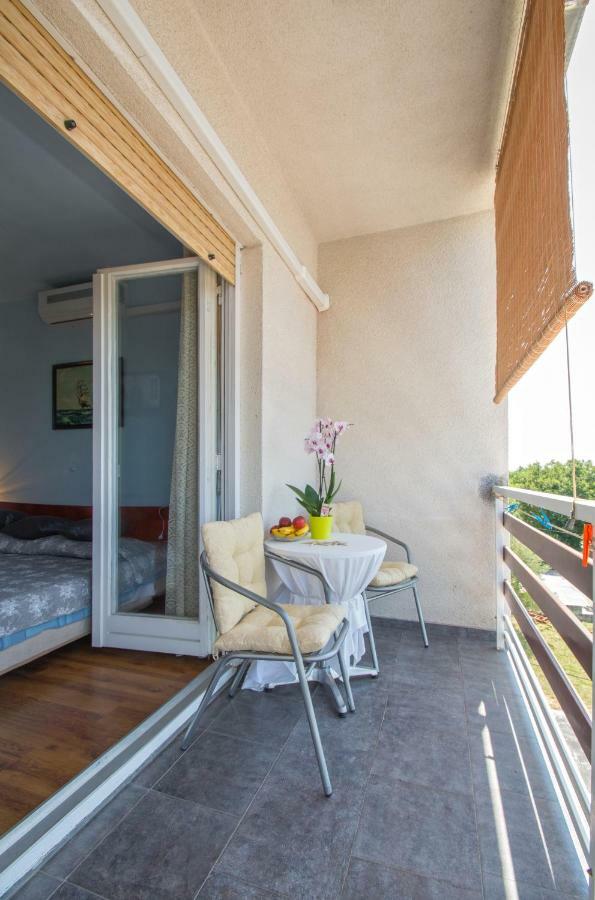 Guest House Djurdjica Dramalj Exterior foto
